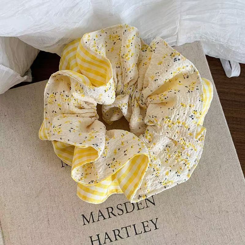 Korean-style new polka dot lace mesh scrunchie with a vintage and sophisticated feel, suitable for ponytails, a hair accessory for girls - image 4