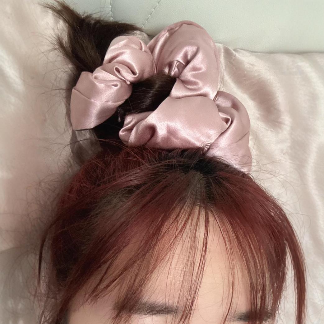 30mm Silk Pillow Hair Tie with a Width of 6.5cm, High Elasticity Hair Accessory for Women, Made of Mulberry Silk - image 4