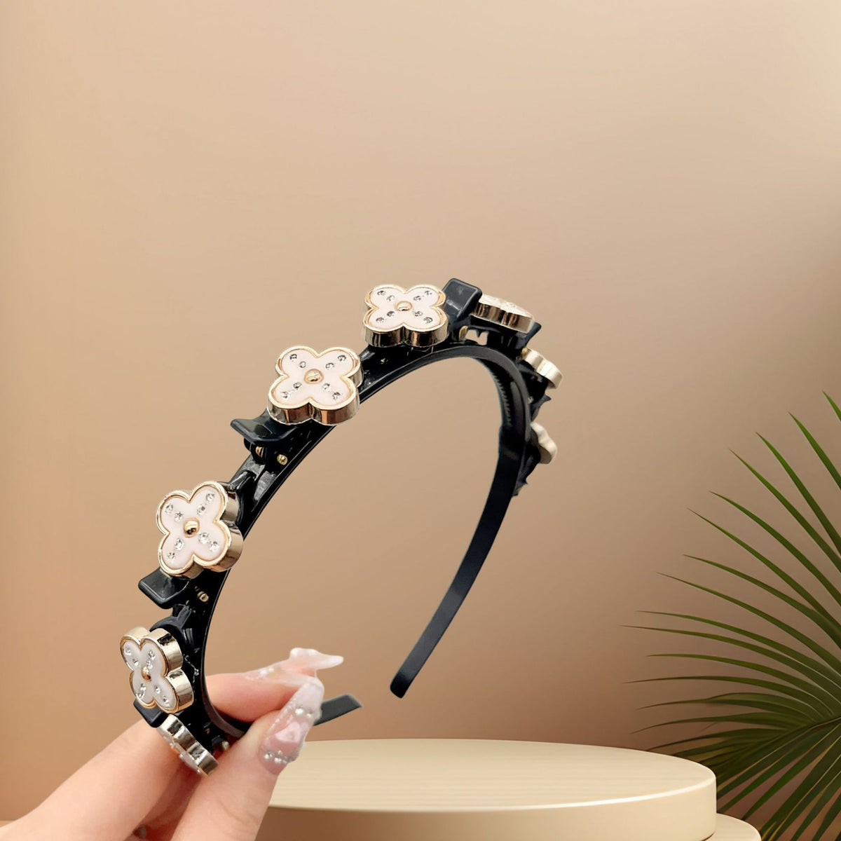 Trendy Braided Hairband 2025 New Women's Bangs Fixing Tool Forehead Hair Organizer Eight-Claw Headband Hair Accessory - image 3
